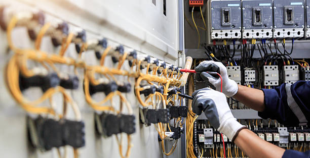Professional Electrician technician working in Medina, TX